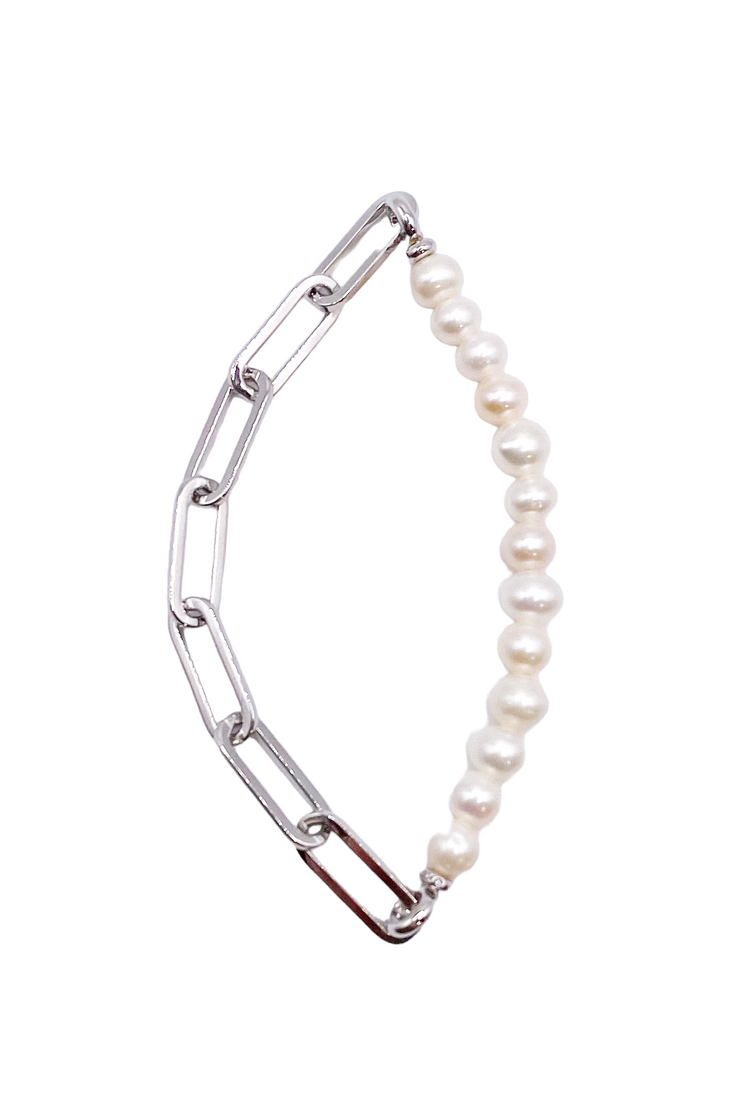 Ashton Gold Half Chain Bracelet in White Pearl
